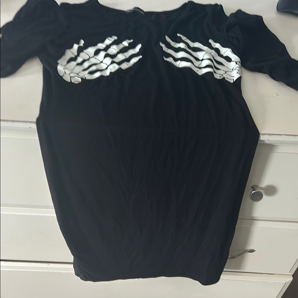 PrettyLittleThing Black Graphic Long Sleeve Skeleton Tee